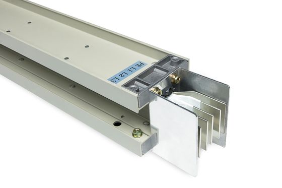 Sistema di alluminio di Busway di bassa tensione del conduttore 400V 6300A 50Hz IP54 per costruzione/centro dati residenziali & commerciali